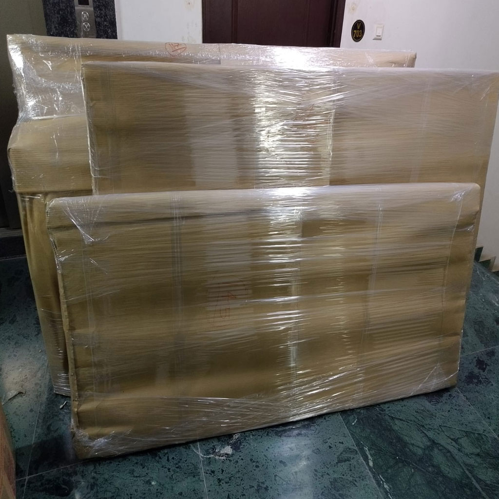 Safe loading process with straps